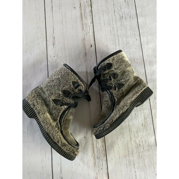 dunham's womens boots